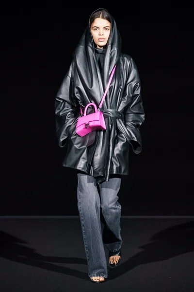 Look 75